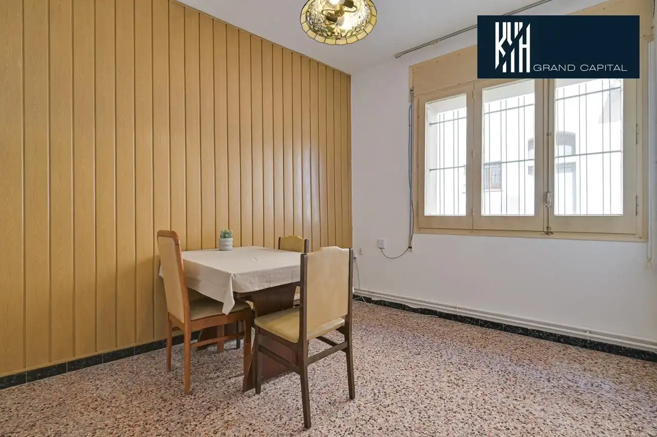 Esszimmer von Erdgeschoss zum Verkauf in Salt mit Heizung und Abstellraum