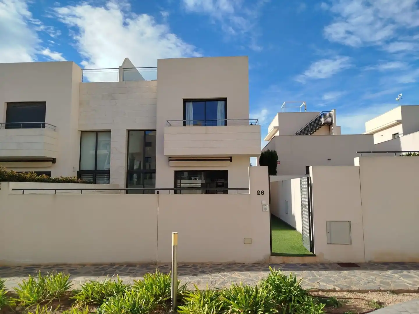 Chalet con terraza en venta en Calle PISTACHO, imagen 2