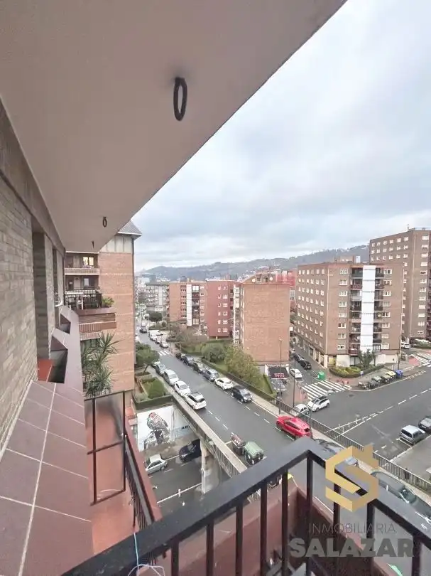 Vista exterior de Piso de alquiler en Bilbao  con Calefacción, Jardín privado y Terraza