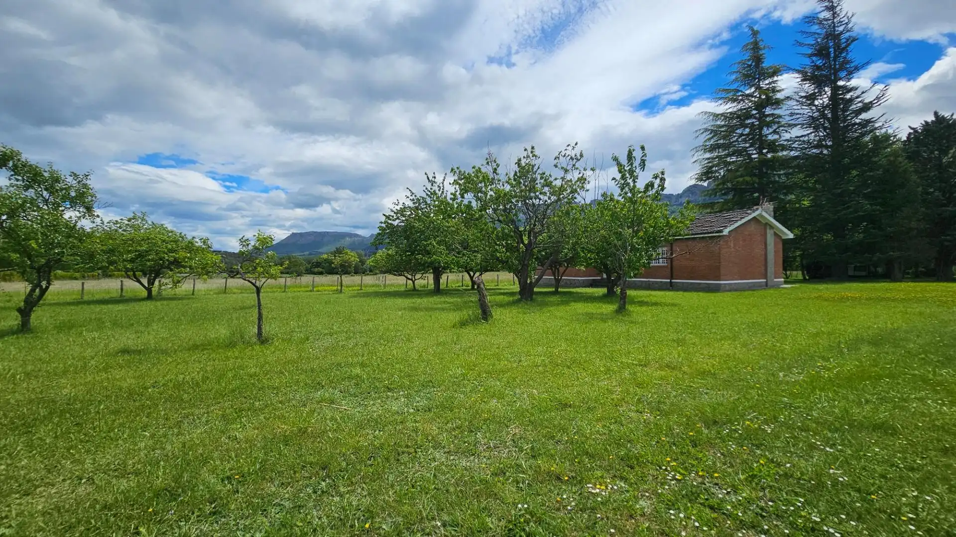 Casa o xalet en venda en Valle de Mena amb Jardí privat i Terrassa
