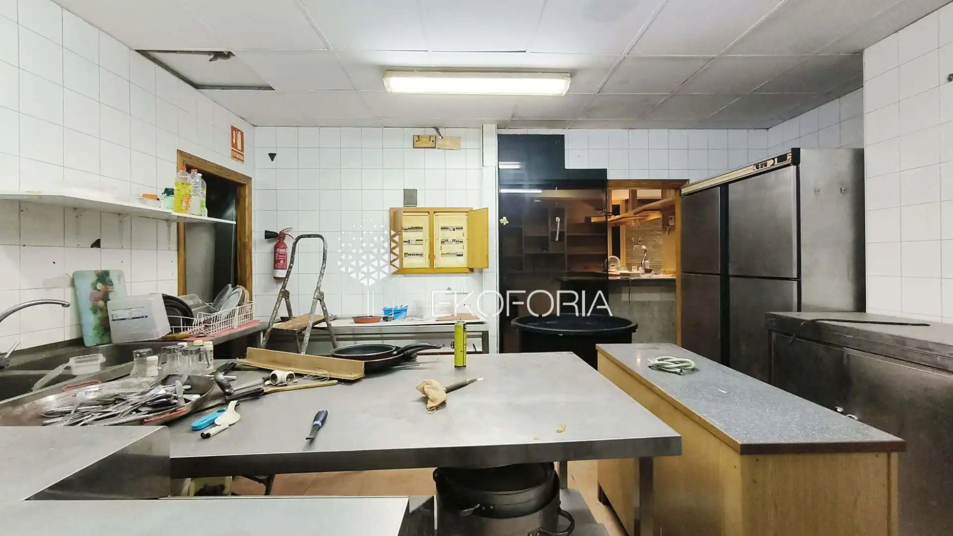 Cuina de Local de lloguer en Valencia amb Aire condicionat
