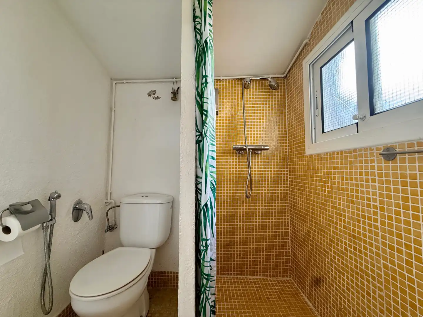 Baño de Casa adosada en venta en Barcelona con Aire acondicionado, Calefacción y Parquet