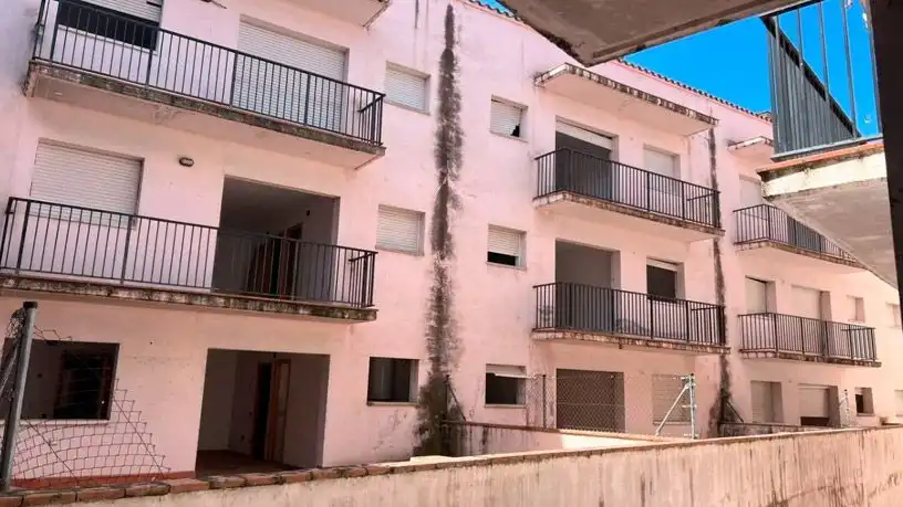Vista exterior de Local en venta en Amer