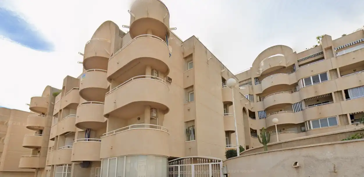 Flat with terrace for sale in Calle Joaquín Escobar 121