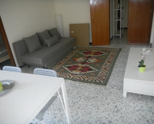 Sala d'estar de Pis de lloguer en  Tarragona Capital amb Terrassa, Moblat i Forn