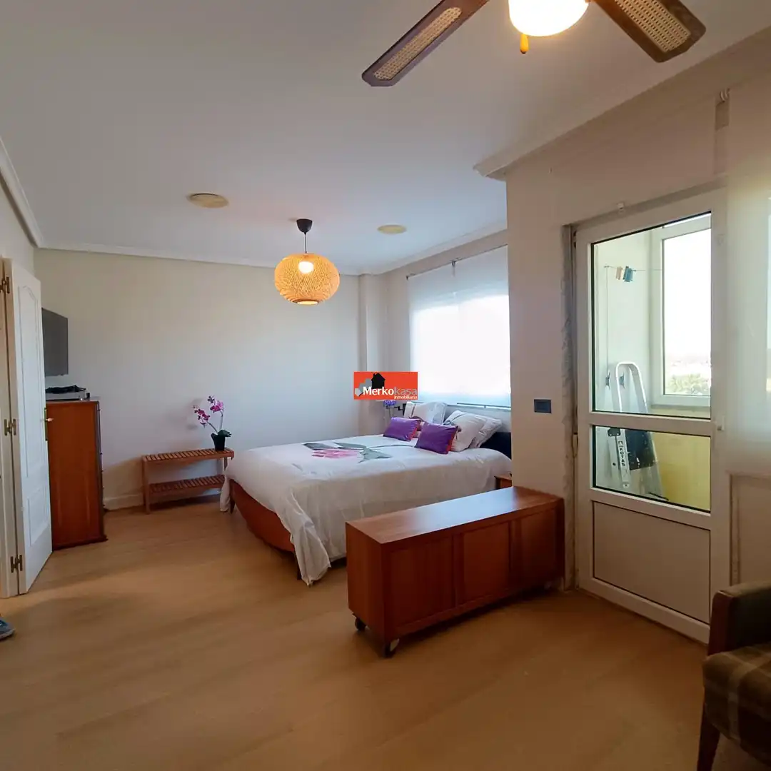 Habitación de Dúplex de alquiler en Lugo con Calefacción, Terraza y Trastero