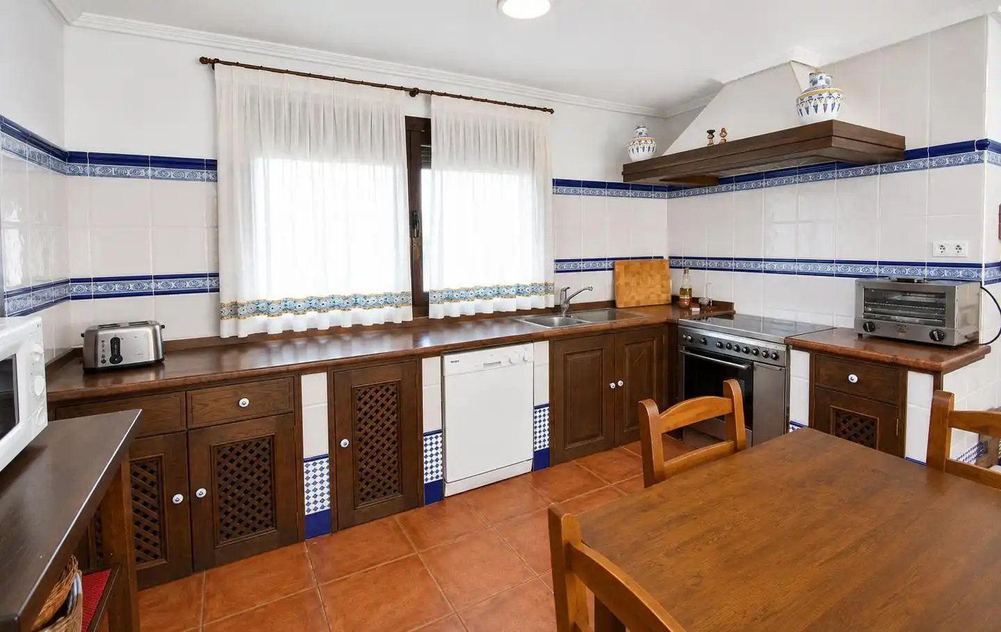 Cocina de Casa o chalet en venta en Alcazarén con Calefacción, Jardín privado y Trastero