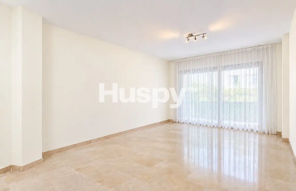 Piso con terraza en venta en Urbanizacion Torre Real Parq el Carmen, imagen 2
