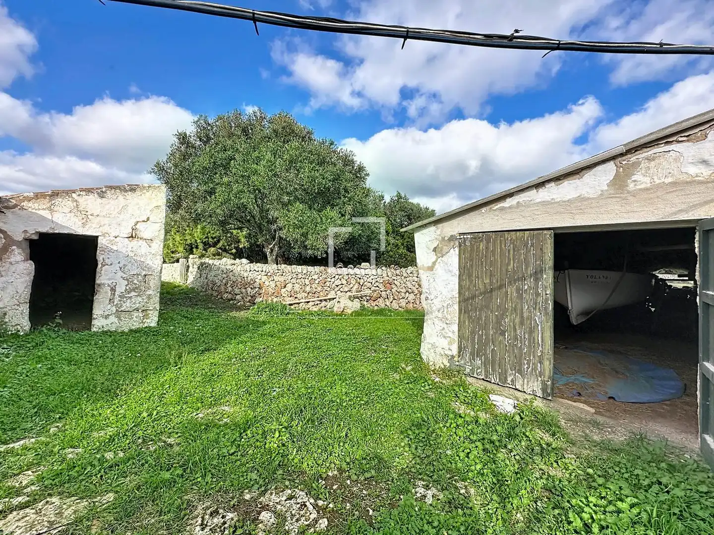 Country house zum Verkauf in Es Castell mit Privatgarten, Abstellraum und Balkon