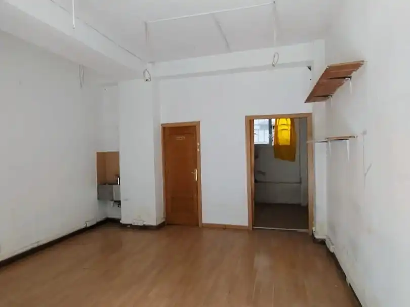 Local en venta en Madrid con Parquet
