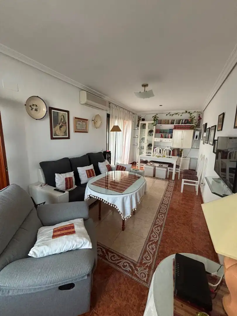 Sala d'estar de Casa adosada en venda en Olivenza amb Terrassa i Balcó