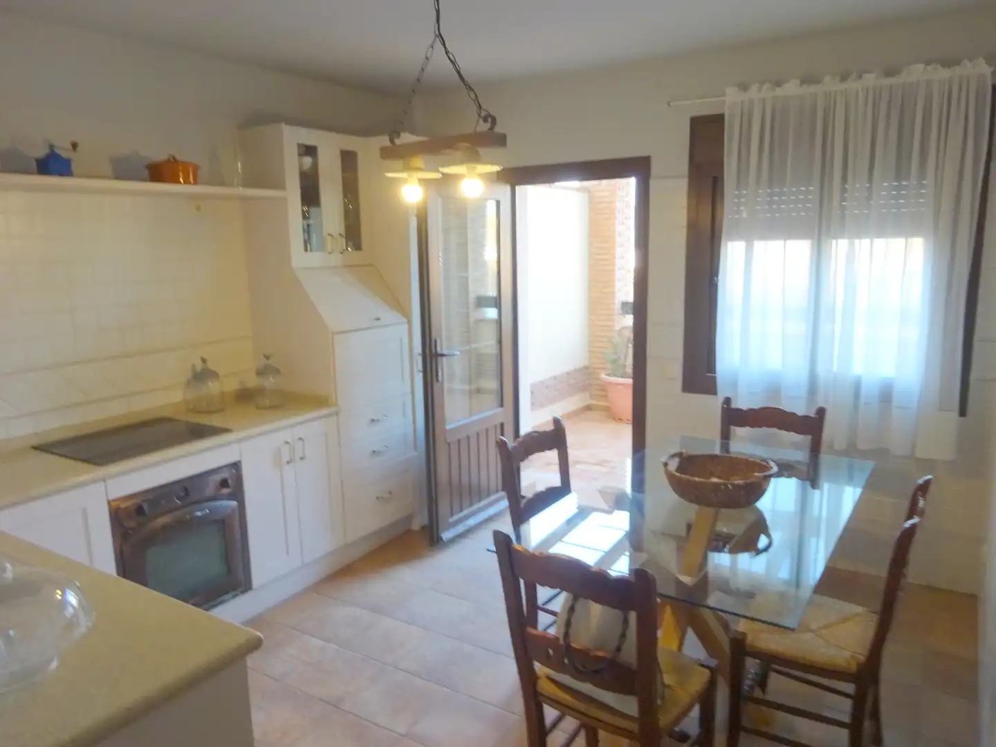 Cuina de Casa adosada en venda en Alhaurín de la Torre amb Aire condicionat, Jardí privat i Terrassa