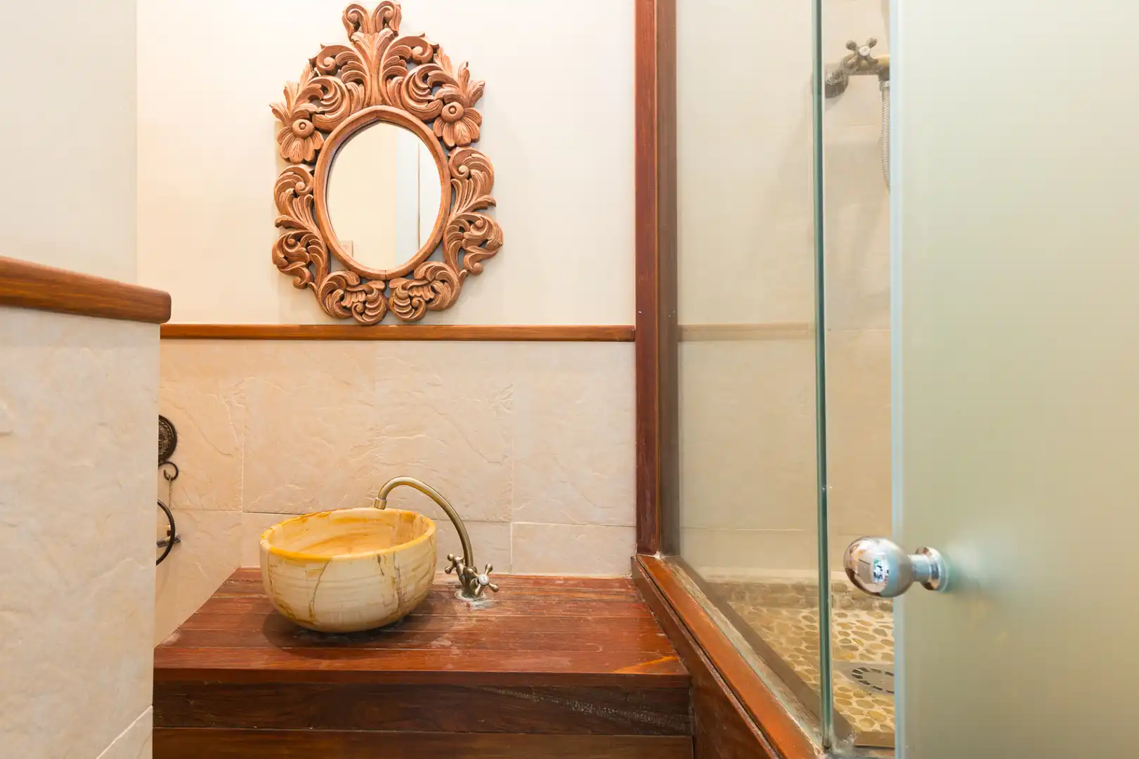 Bathroom of Apartments for sale in Barcelona