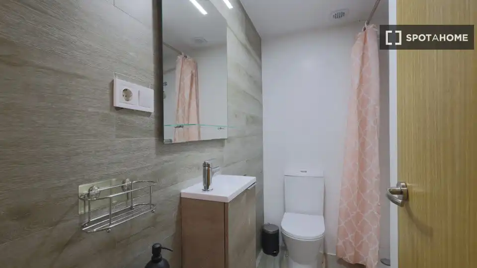 Flat with terrace to rent in Ciutat Vella, imagen 6