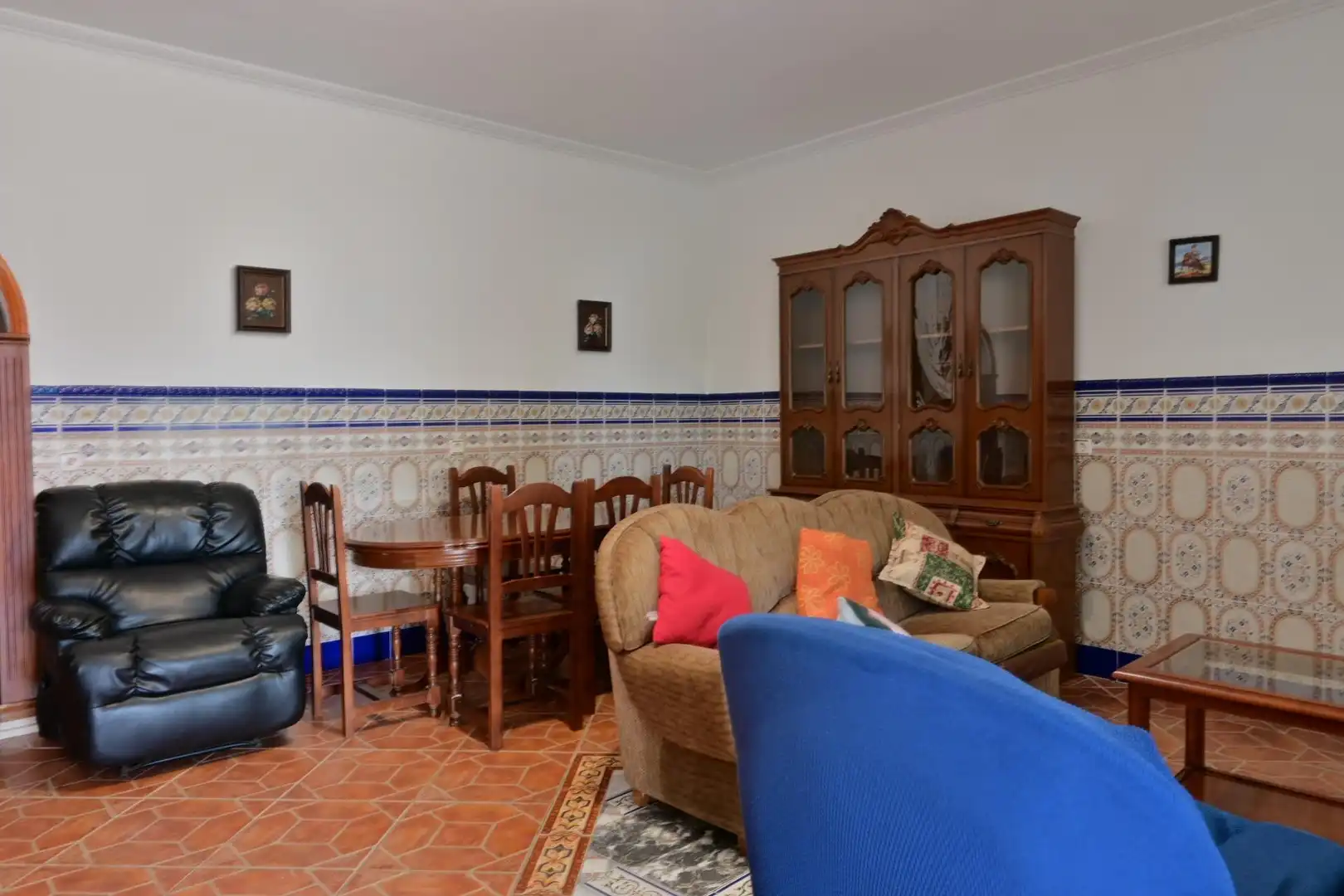 Sala d'estar de Finca rústica en venda en Las Navas de la Concepción amb Jardí privat, Terrassa i Moblat