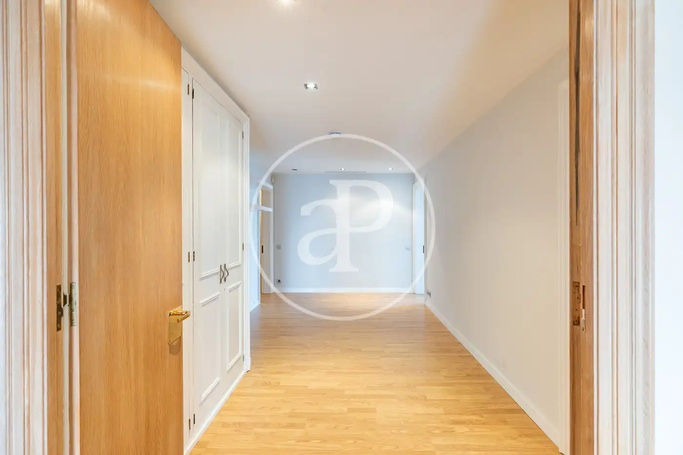 Flat for rent in Barcelona  with Air Conditioner, Heating and Terrace