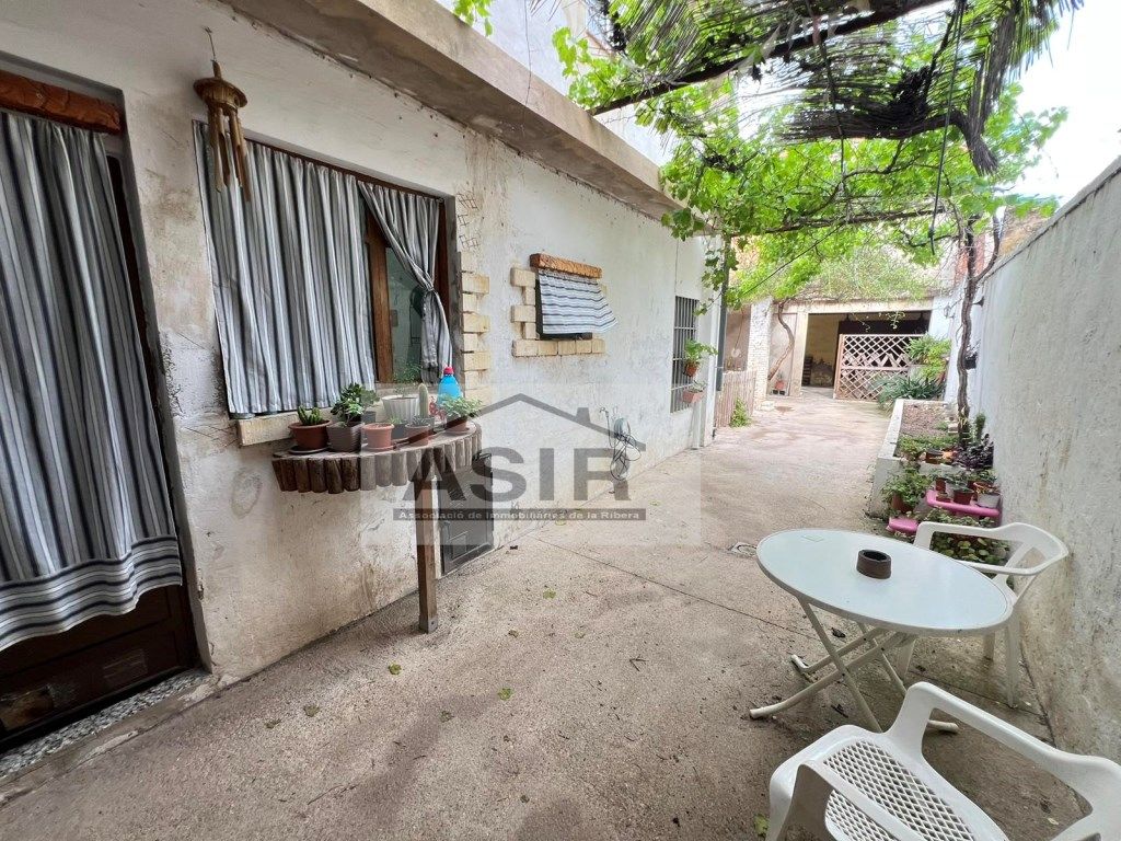 Vista exterior de Casa o xalet en venda en La Pobla Llarga amb Terrassa