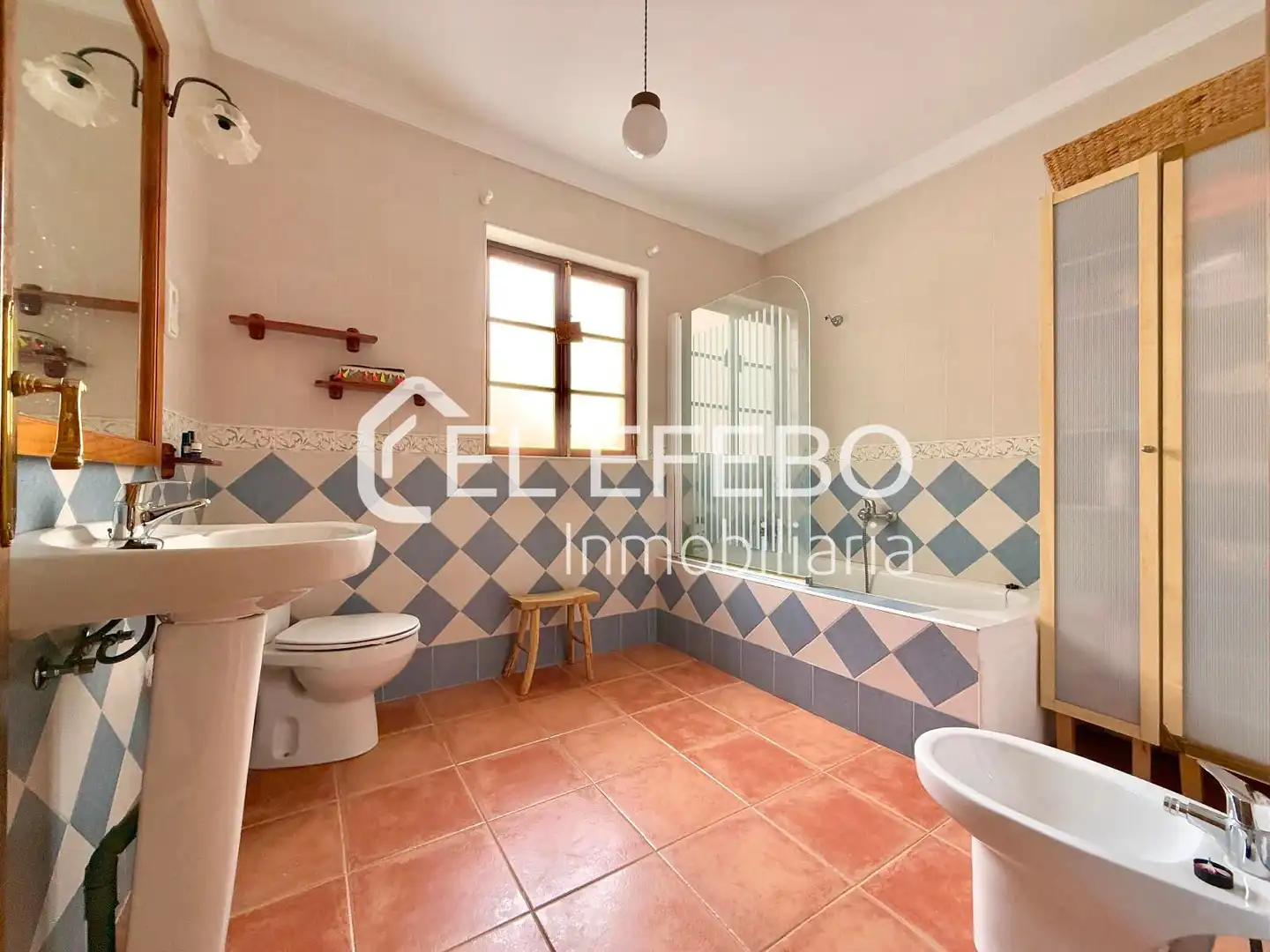 Baño de Casa o chalet en venta en Antequera con Horno, Lavadora y Balcón