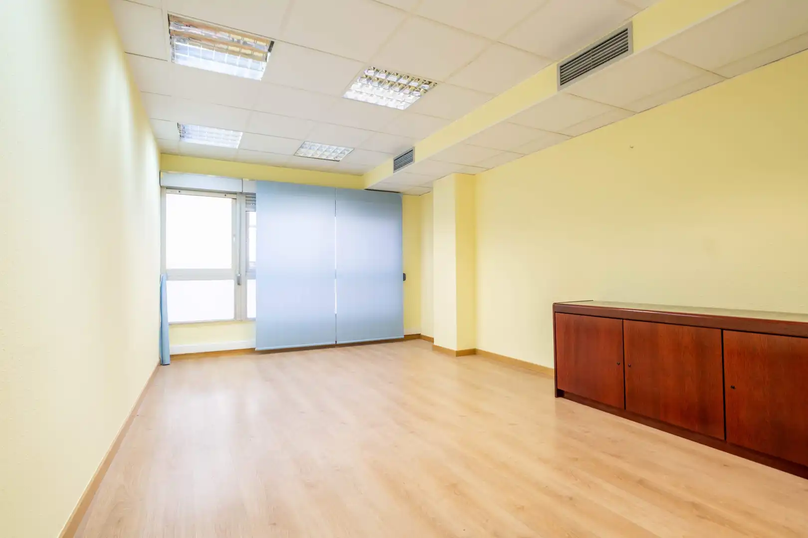 Büro zur Miete in Zaragoza mit Klimaanlage und Heizung