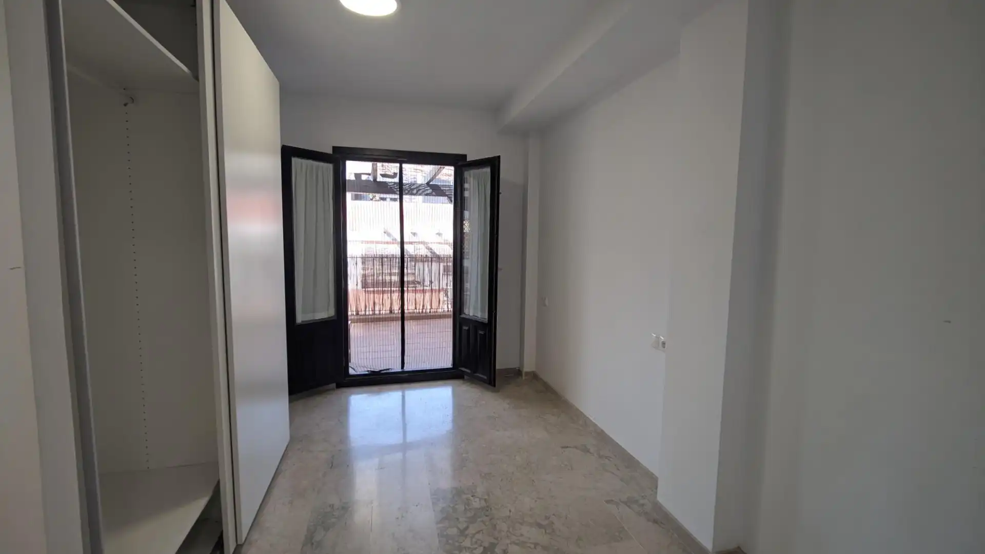 Habitación de Piso en venta en La Zubia con Aire acondicionado, Calefacción y Terraza