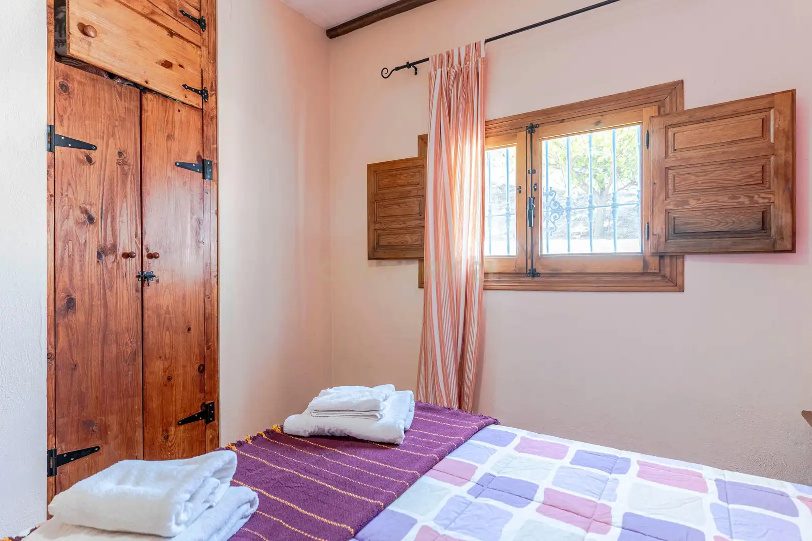 Bedroom of Houses for sale in Ítrabo  with Furnished and Jacuzzi