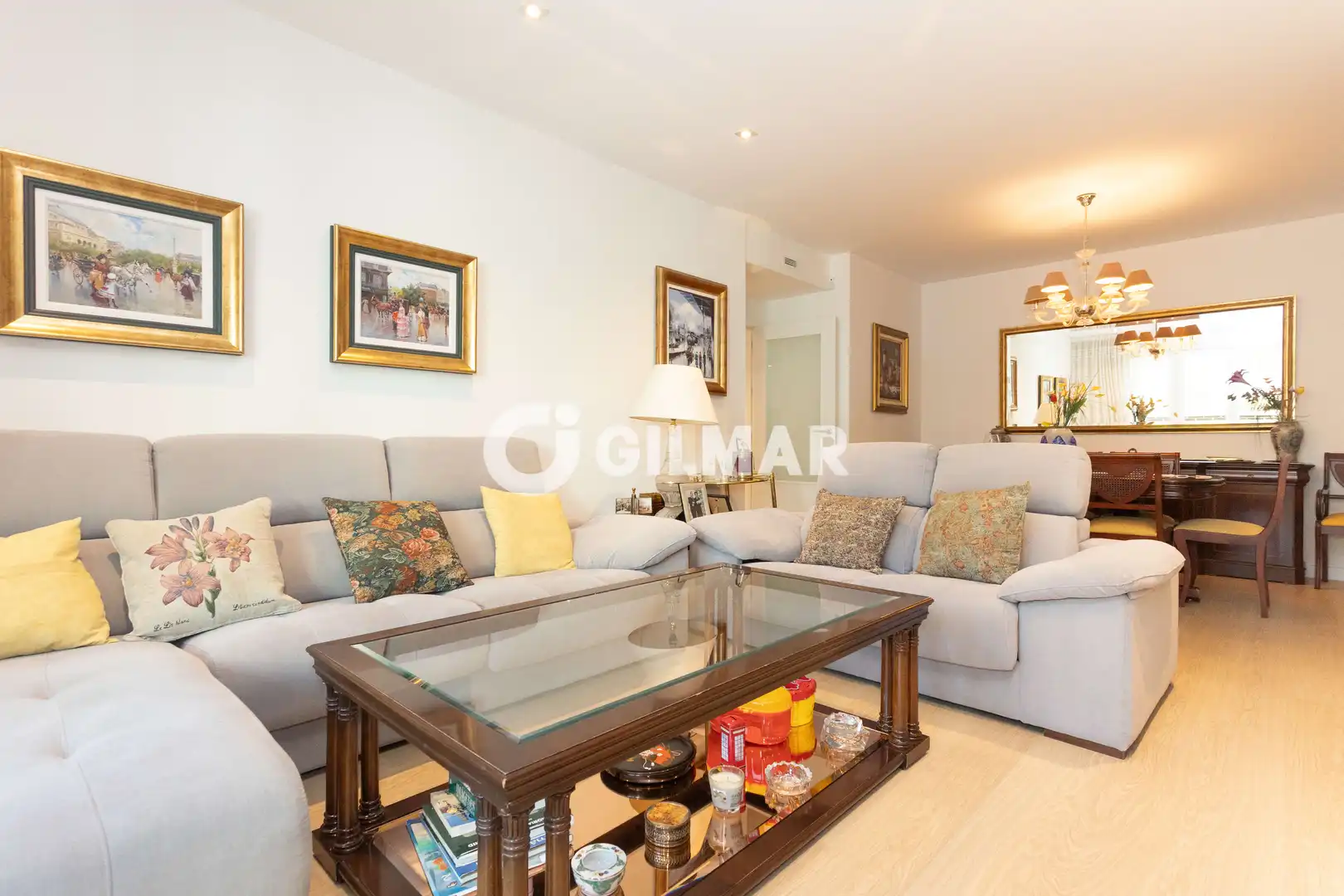 Sala de estar de Piso en venta en Madrid con Calefacción, Trastero y Piscina