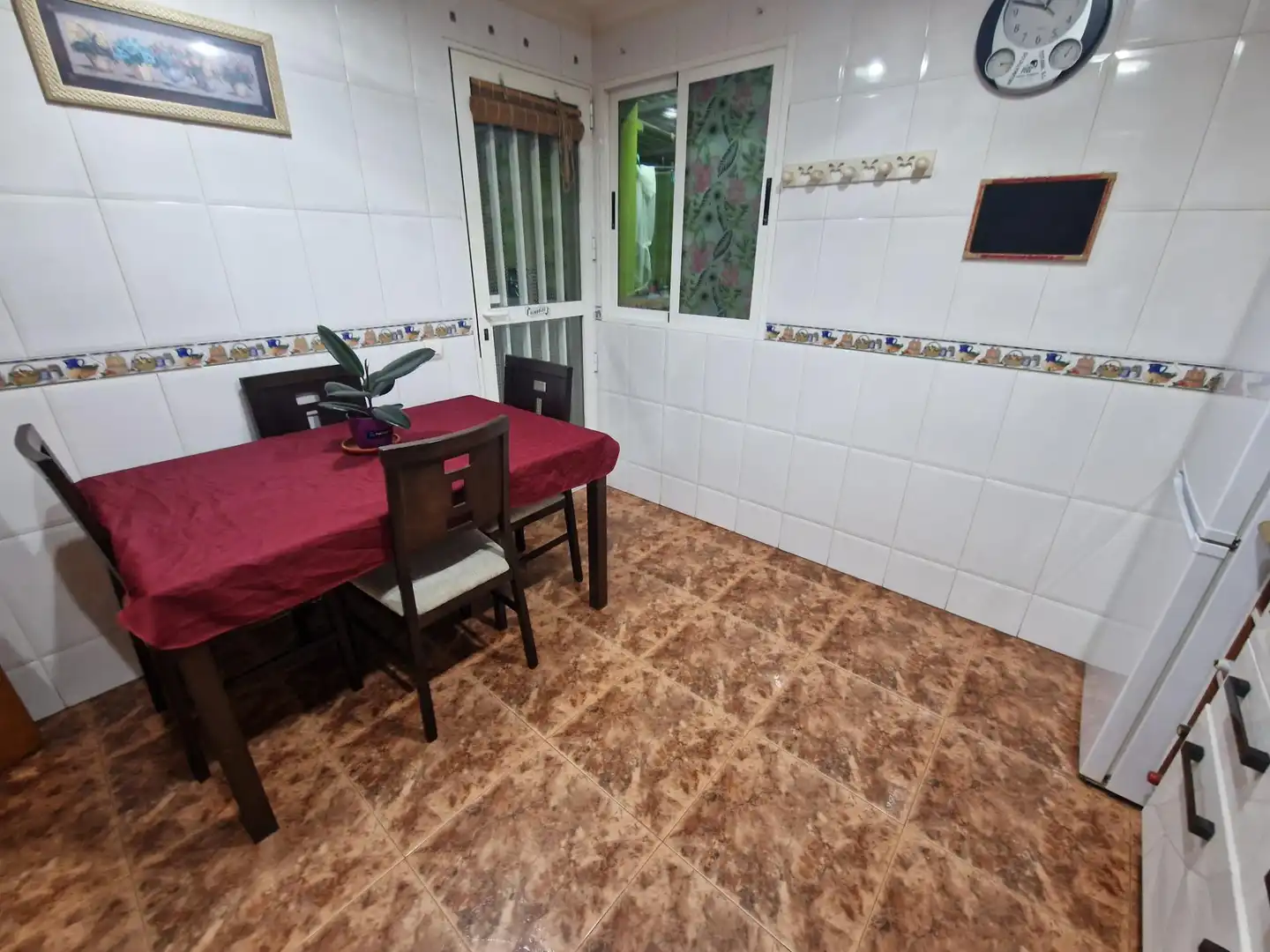 Küche von Einfamilien-Reihenhaus zum Verkauf in Águilas mit Klimaanlage, Privatgarten und Terrasse