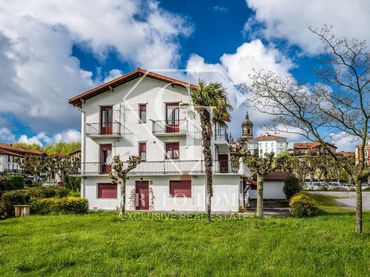 Maison avec balcon à vendre à Calle Erribera Behera 2