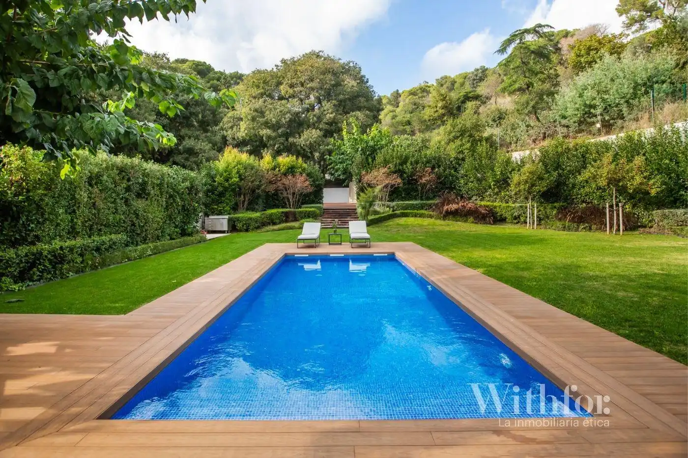 Swimming pool of Houses for rent in  Barcelona Capital  with Air Conditioner, Heating and Private garden