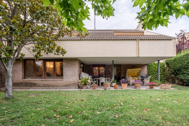 Casa-chalet en Venta en Calle Calle de Alfredo Kraus, 5 en La Almozara