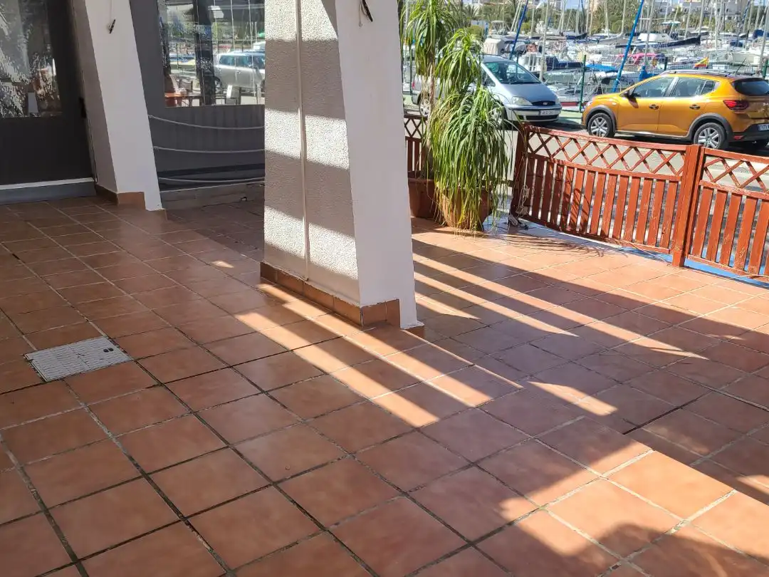 Terrassa de Local en venda en La Manga del Mar Menor amb Aire condicionat, Calefacció i Terrassa