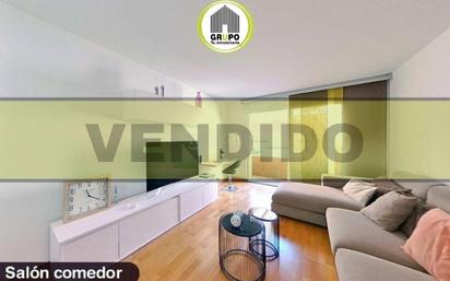 Living room of Flat for sale in Esplugues de Llobregat  with Air Conditioner, Terrace and Balcony