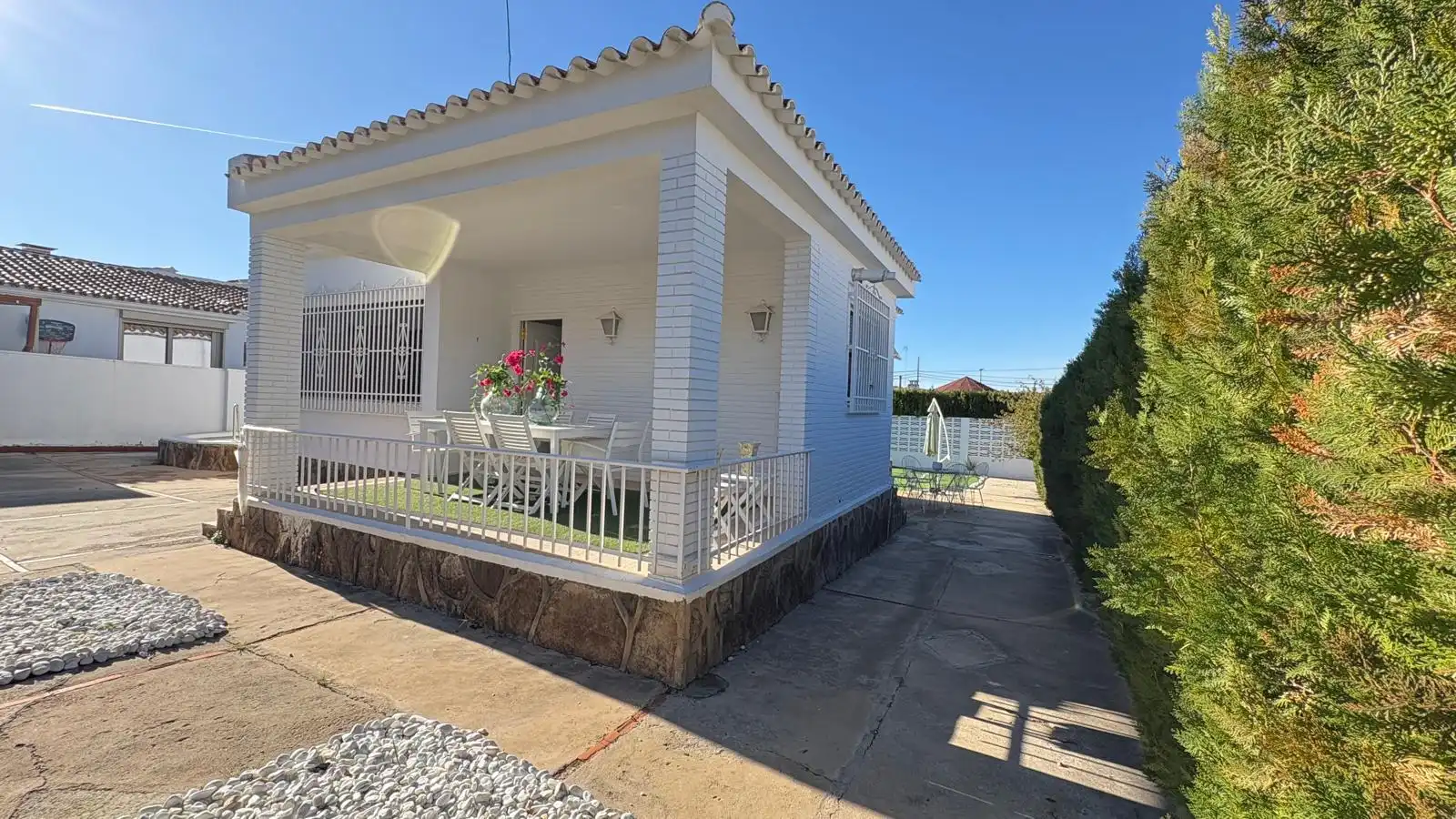 Exterior view of Houses for sale in L'Eliana  with Air Conditioner, Terrace and Storage room