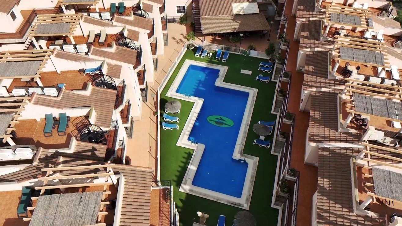 Außenansicht von Wohnungen zum verkauf in Águilas mit Klimaanlage, Terrasse und Schwimmbad