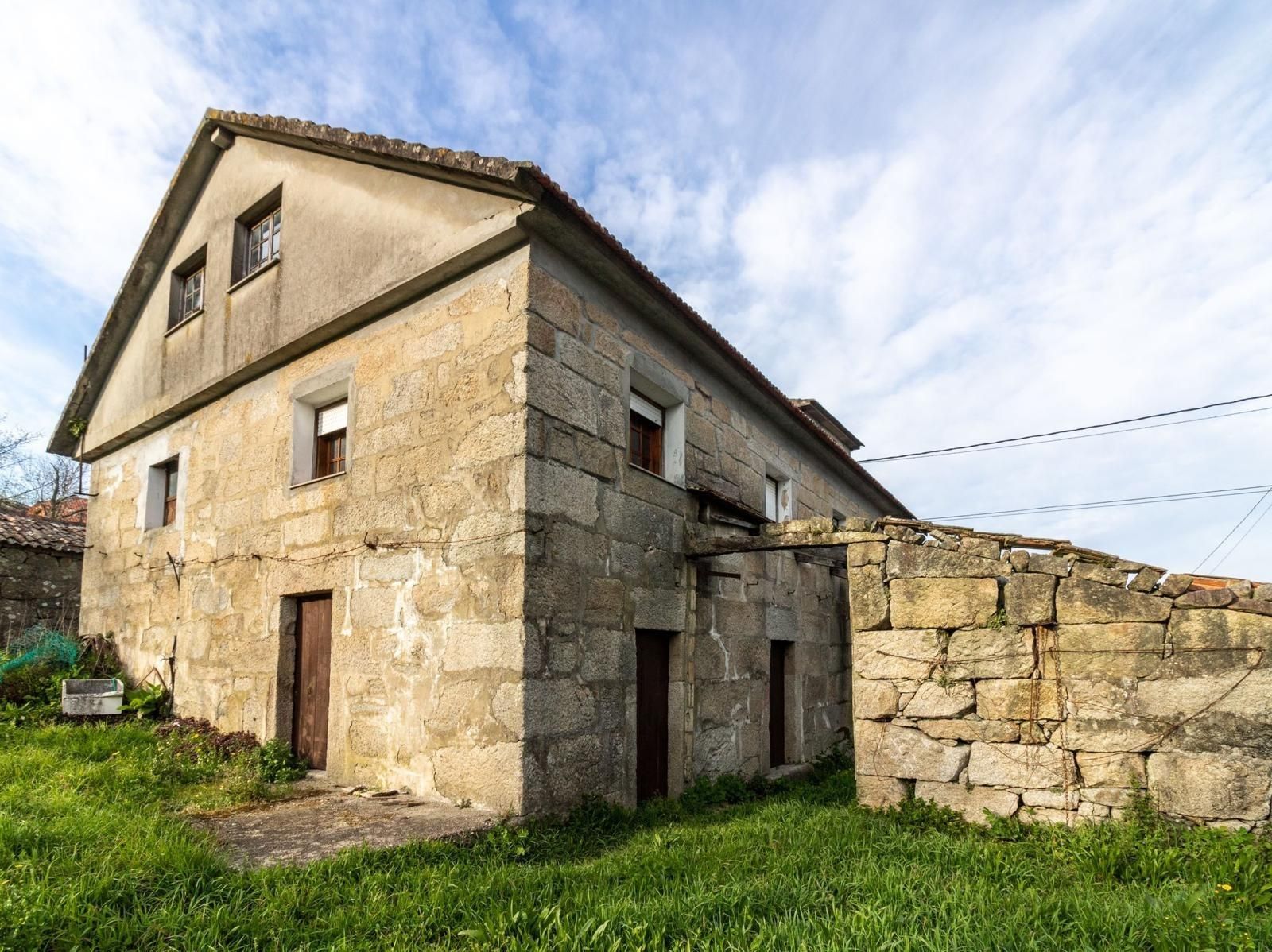 Vista exterior de Casa o xalet en venda en Vilaboa amb Jardí privat