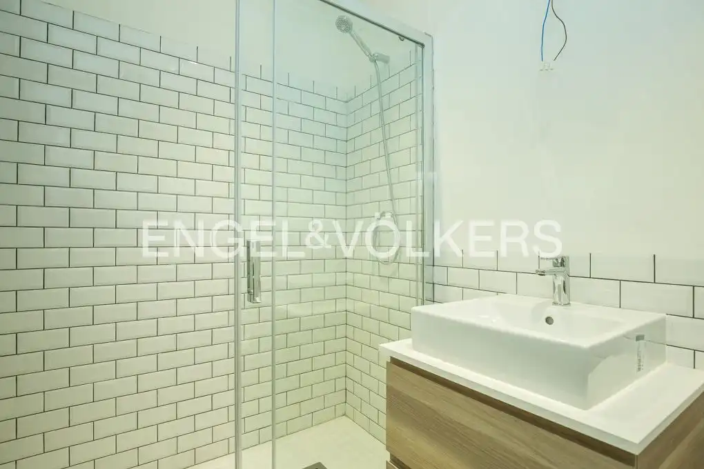 Baño de Piso de alquiler en Barcelona con Aire acondicionado, Calefacción y Jardín privado