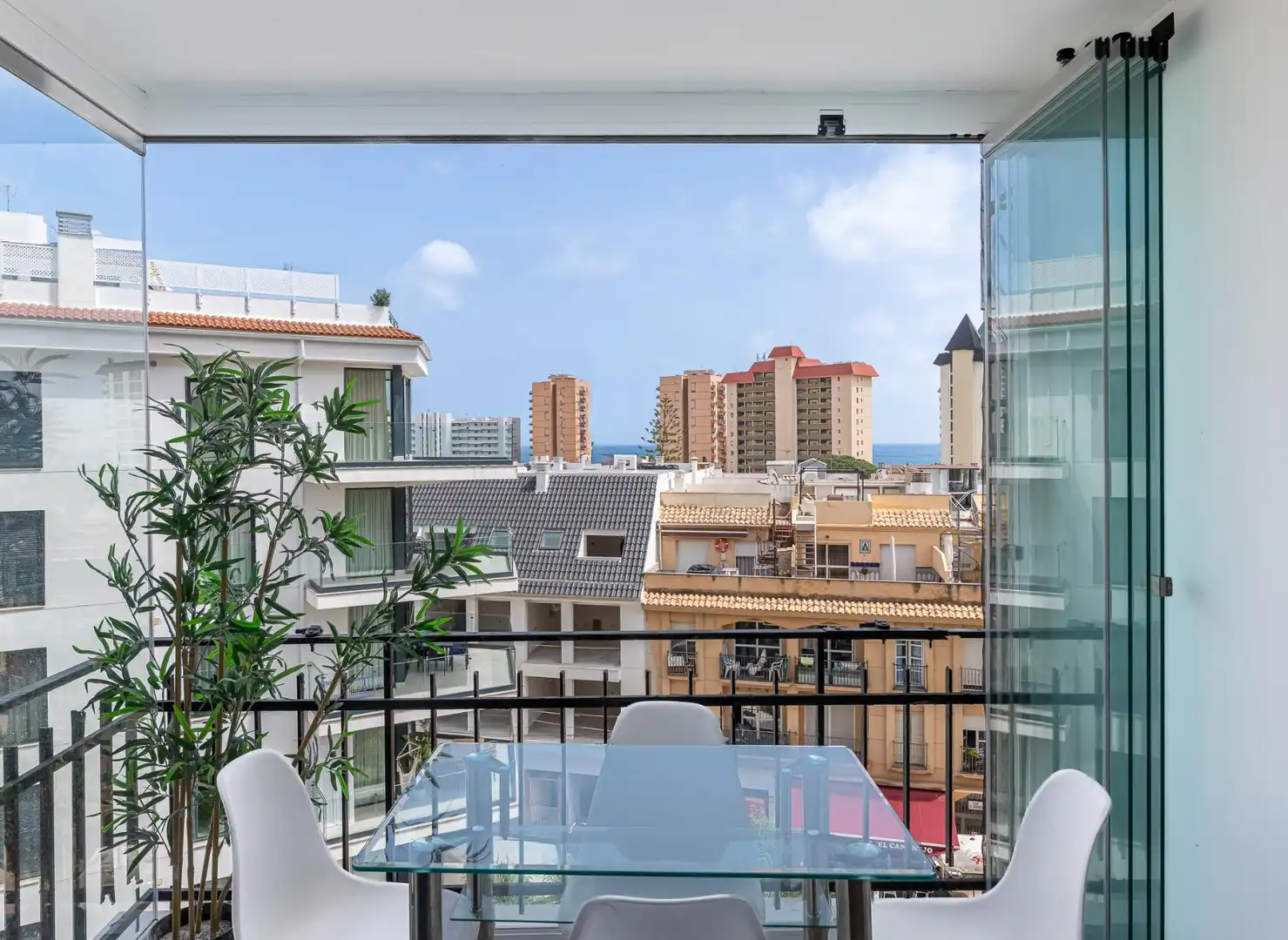 Terrassa de Estudi en venda en Fuengirola amb Aire condicionat, Moblat i Piscina comunitària