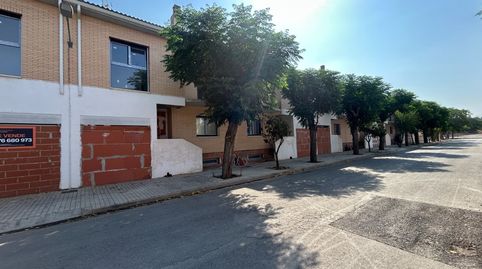 Foto 2 de Casa adosada en venta en Calle de la Sierra de Guara, 31, Zuera, Zaragoza
