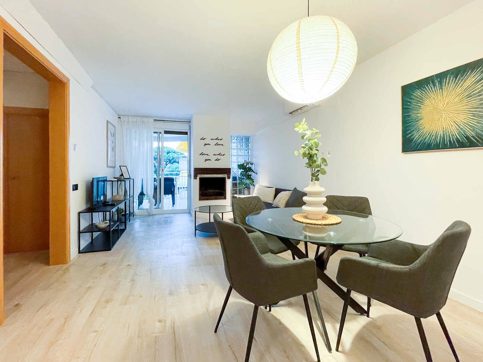 Living room of Flat to rent in Castelldefels  with Air Conditioner, Heating and Parquet flooring