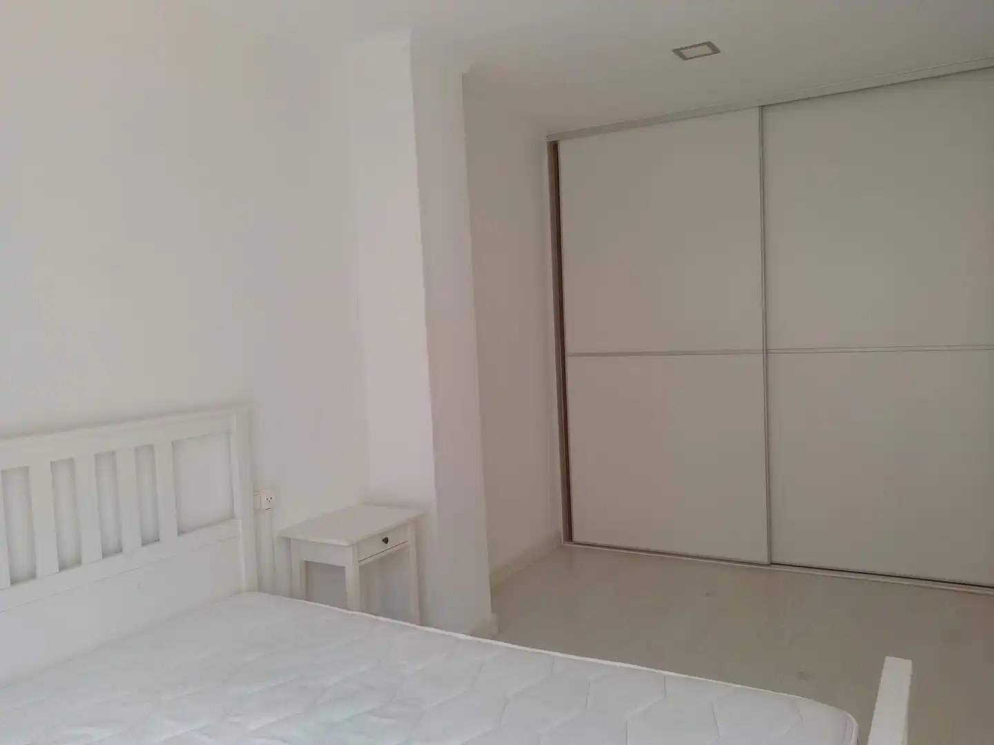 Habitación de Piso de alquiler en Valencia con Aire acondicionado y Amueblado