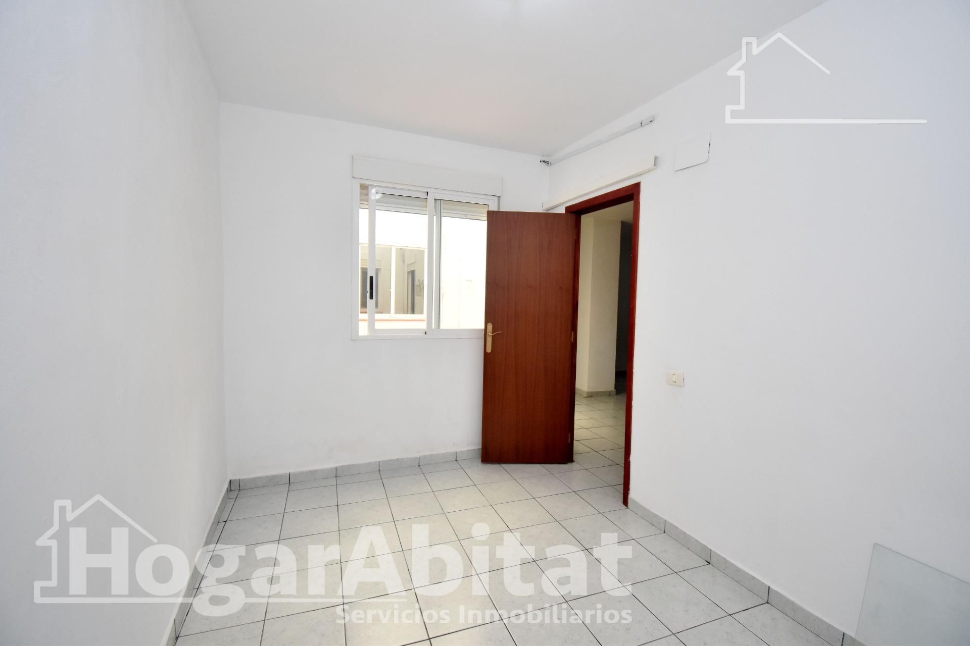 Flat for sale in Calle Larga, Ensanche - Parque Santa Rosa
