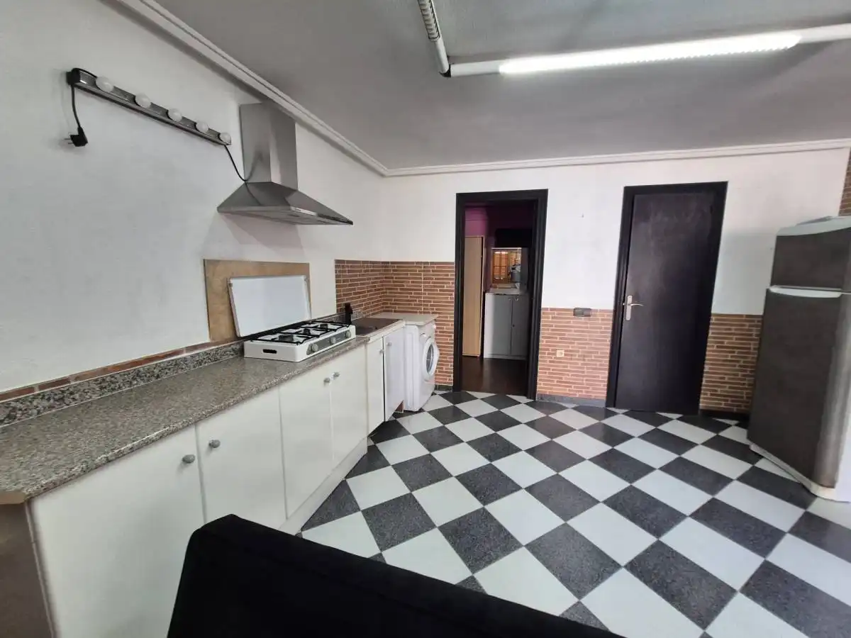 Ground floor for rent in C. Cam. GÃ³mez Mompean, Catral
