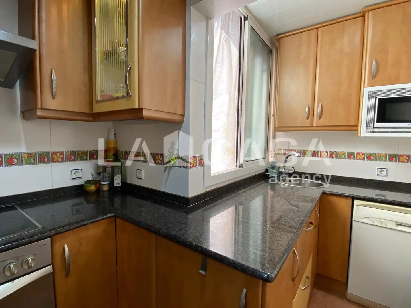 Cocina de Ático en venta en Santa Coloma de Gramenet con Calefacción y Terraza