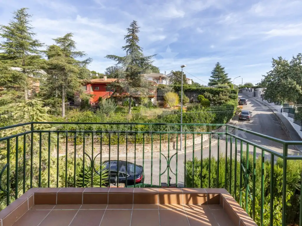 Vista exterior de Casa o xalet en venda en Castellar del Vallès