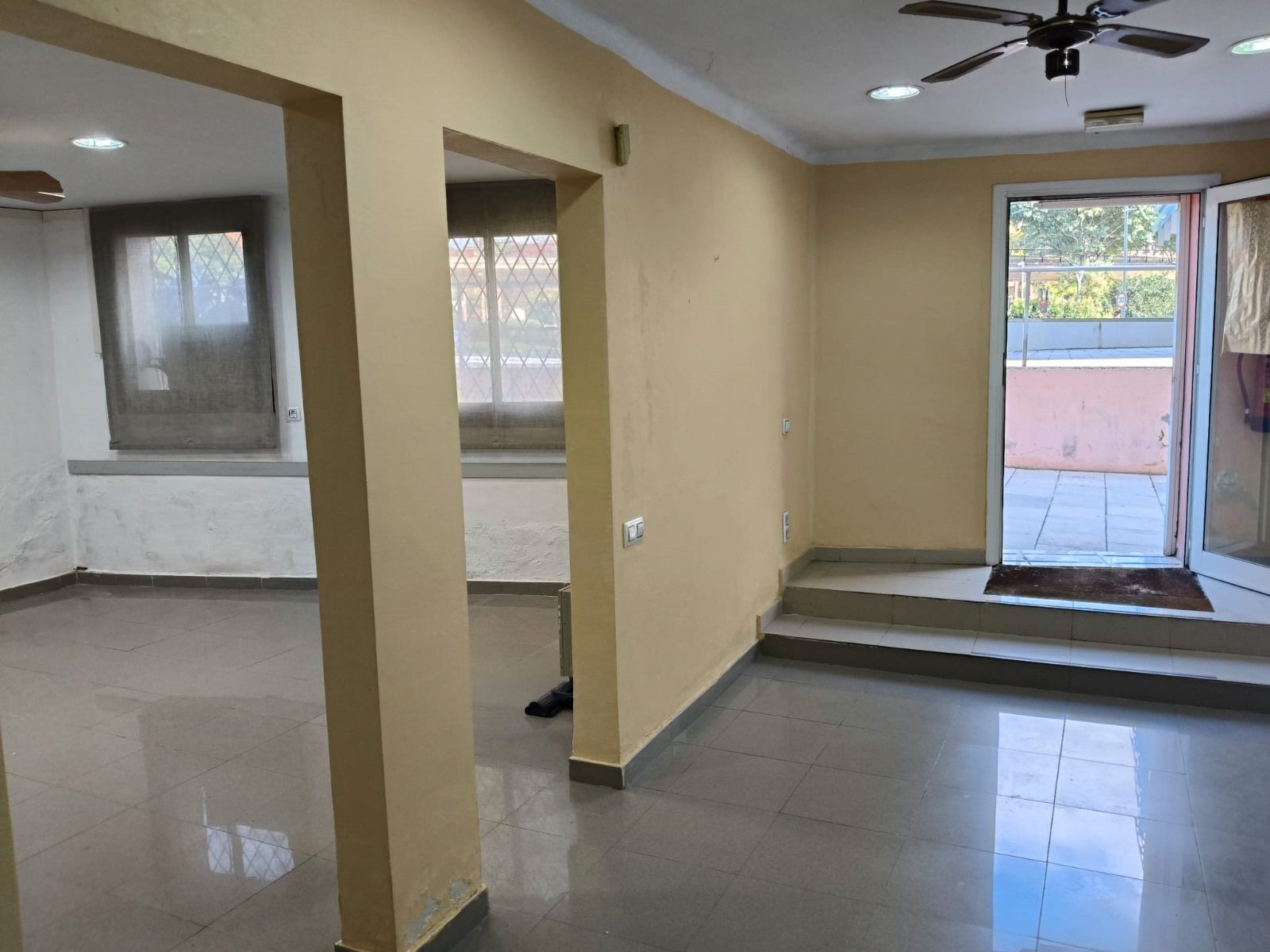 Premises to rent in Cornellà de Llobregat  with Air Conditioner