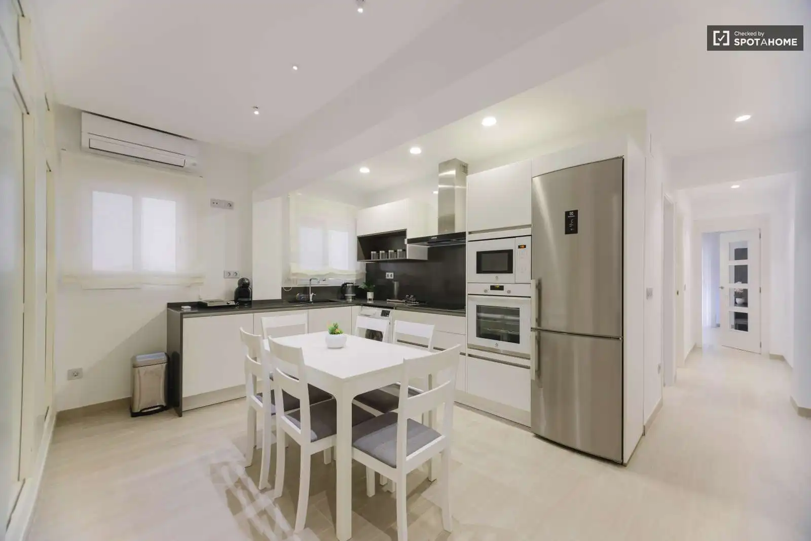 Cocina de Apartamento para compartir en Valencia con Aire acondicionado, Calefacción y Terraza