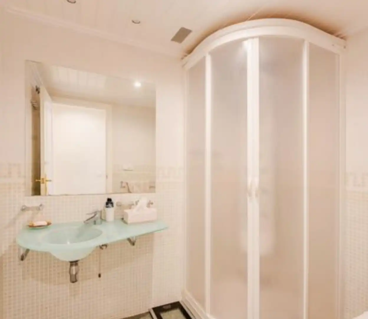 Badezimmer von Maisonette zur Miete in Benahavís mit Klimaanlage, Heizung und Terrasse