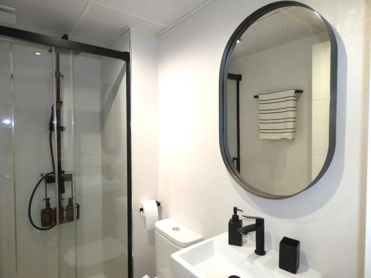 Bathroom of Detached homes for sale in Utebo  with Air Conditioner, Heating and Private garden