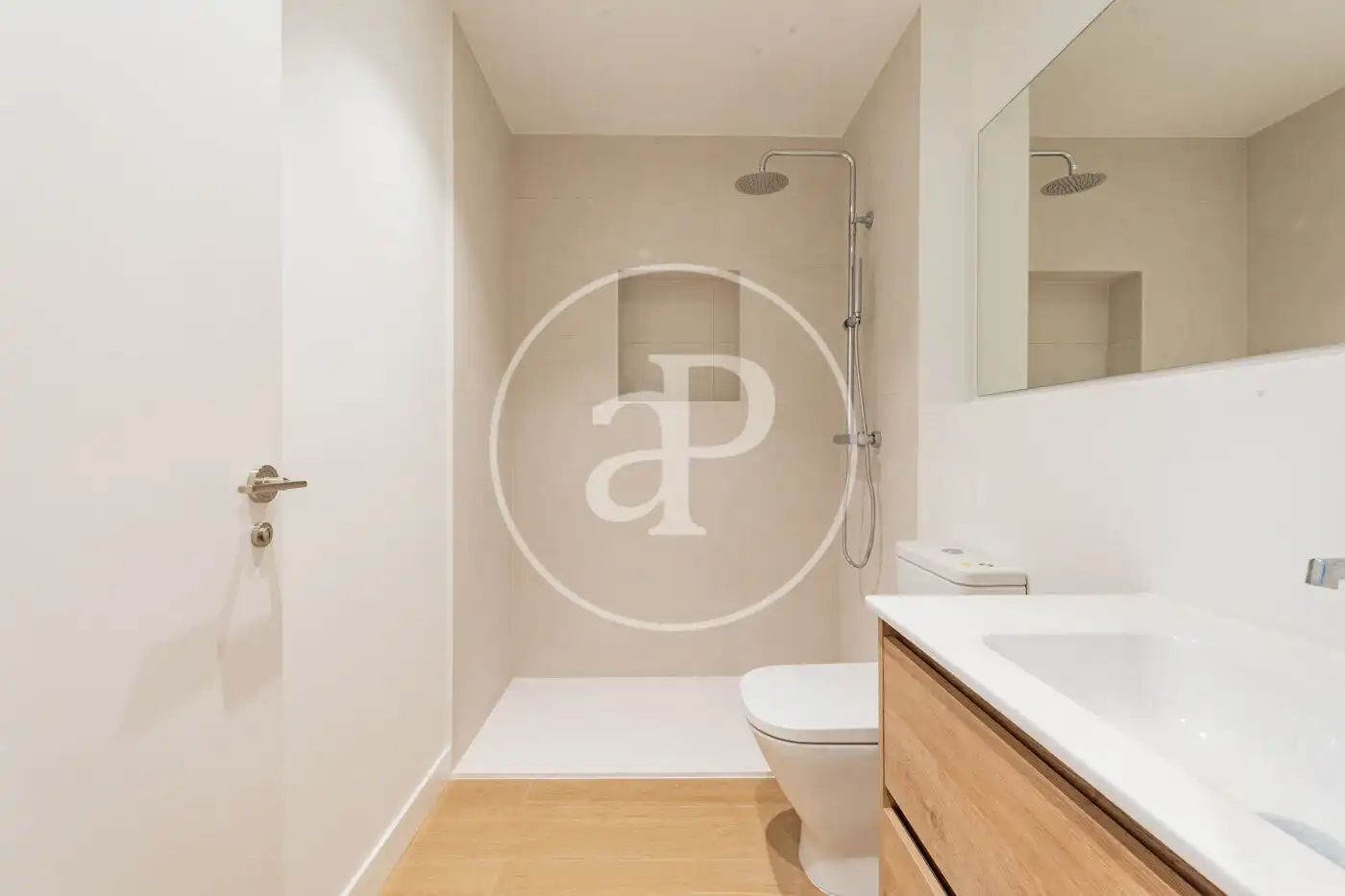 Badezimmer von Wohnung zum Verkauf in Ciudad Lineal