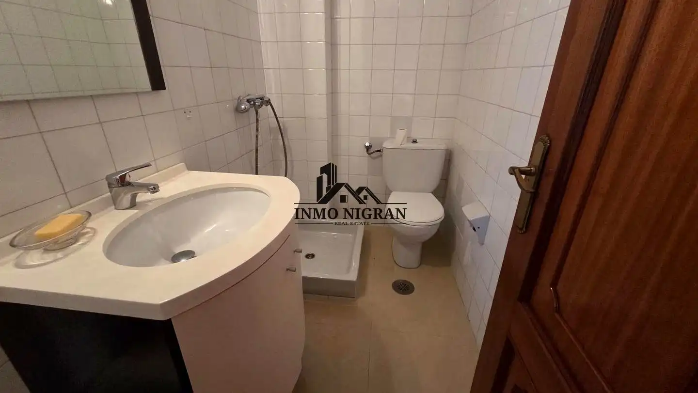Baño de Piso en venta en Vigo  con Amueblado